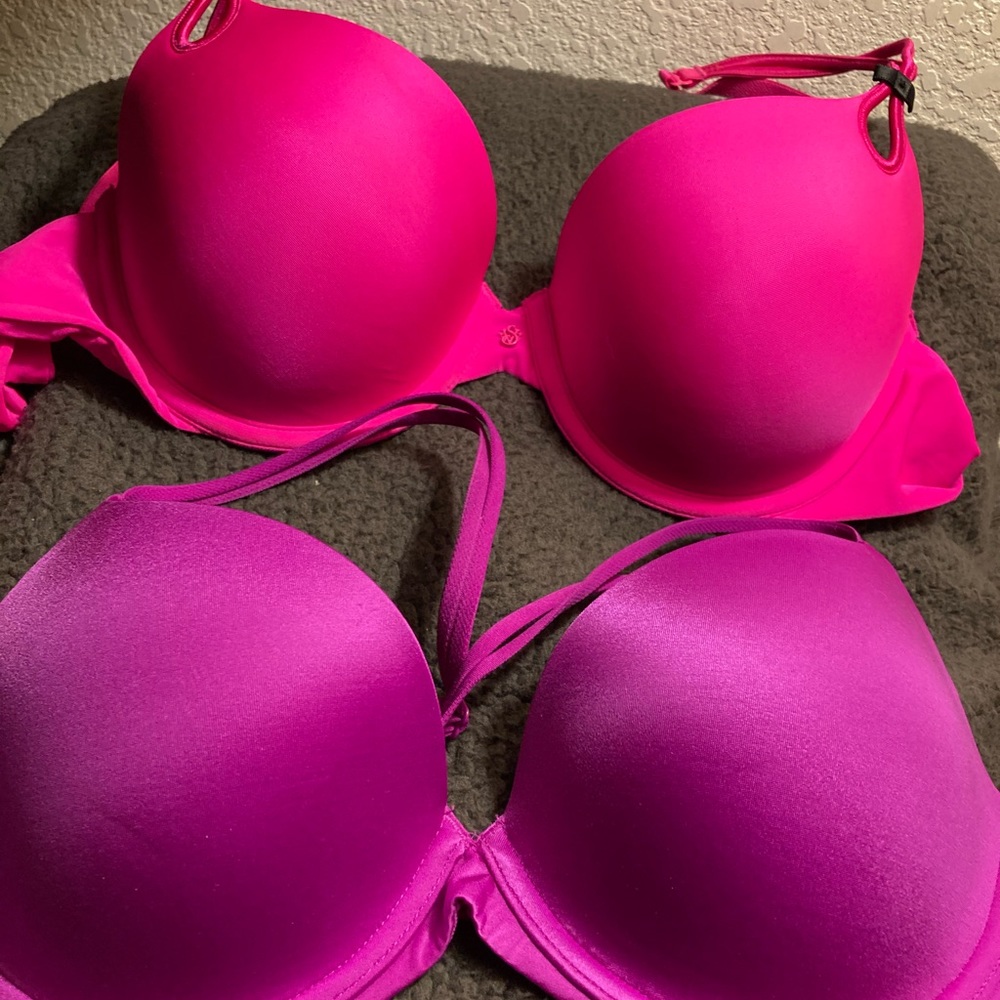 2 Victoria’s Secret Bras